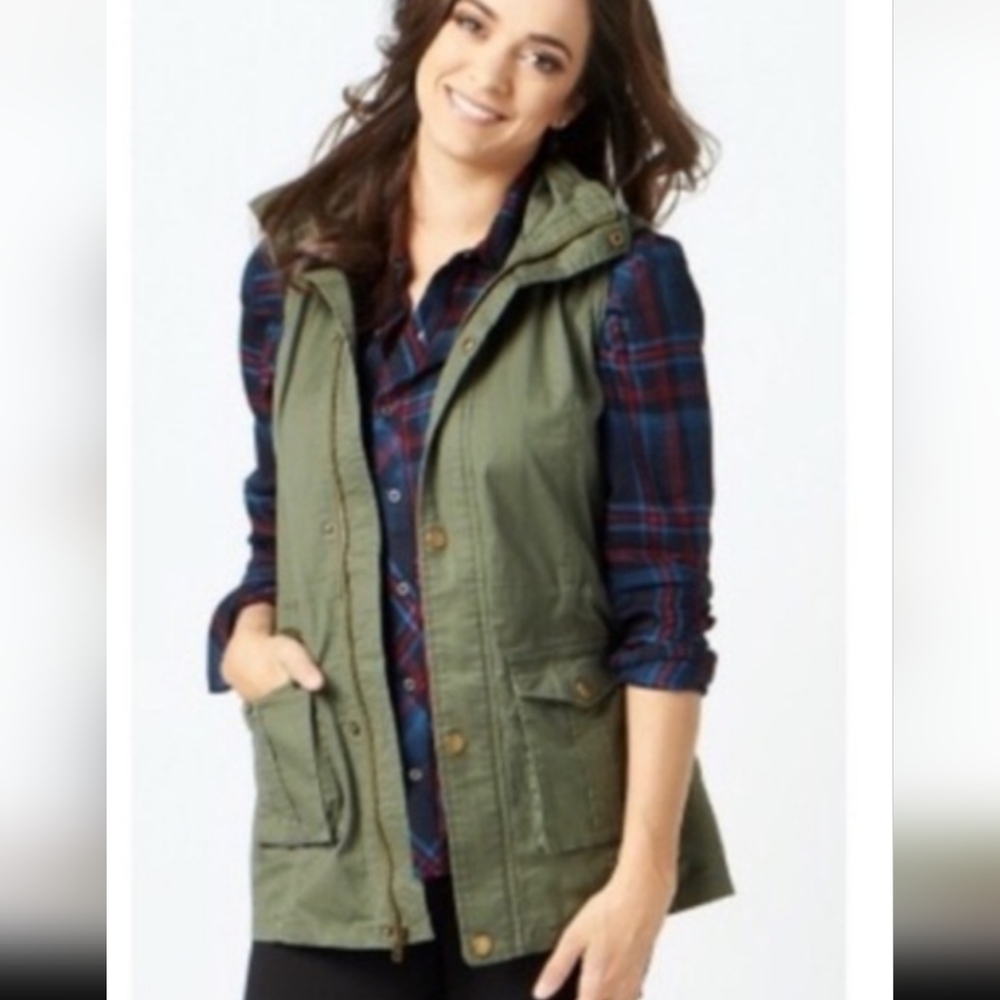 NWT 41 Hawthorn size small army green cargo hooded vest